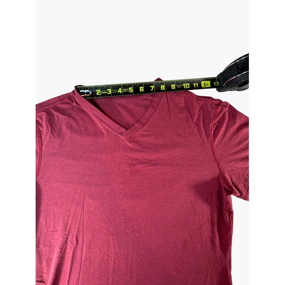 Lululemon V-Neck T-Shirt Mens M Burgundy Excellent Heathered Short Sleeve Tee - Picture 6 of 9